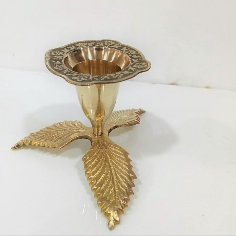 Upatta Candle Stand
